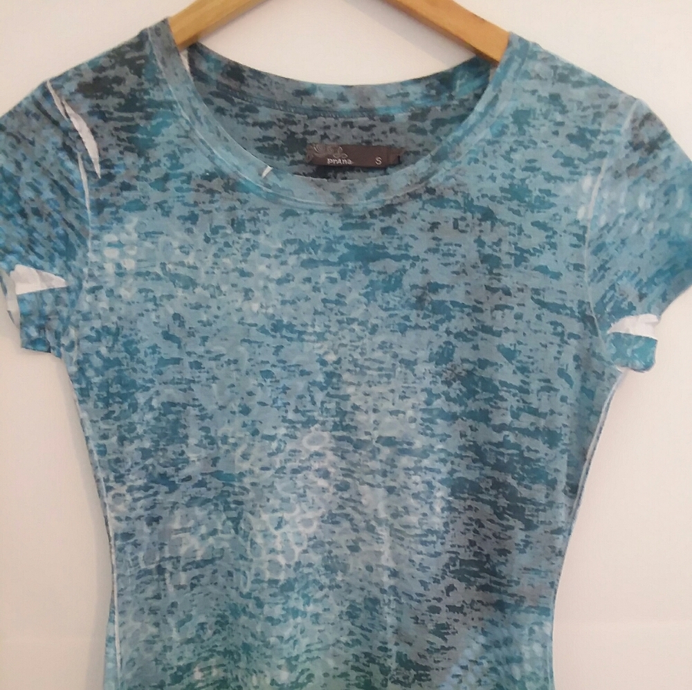 Prana Size S tie dye style short sleeve